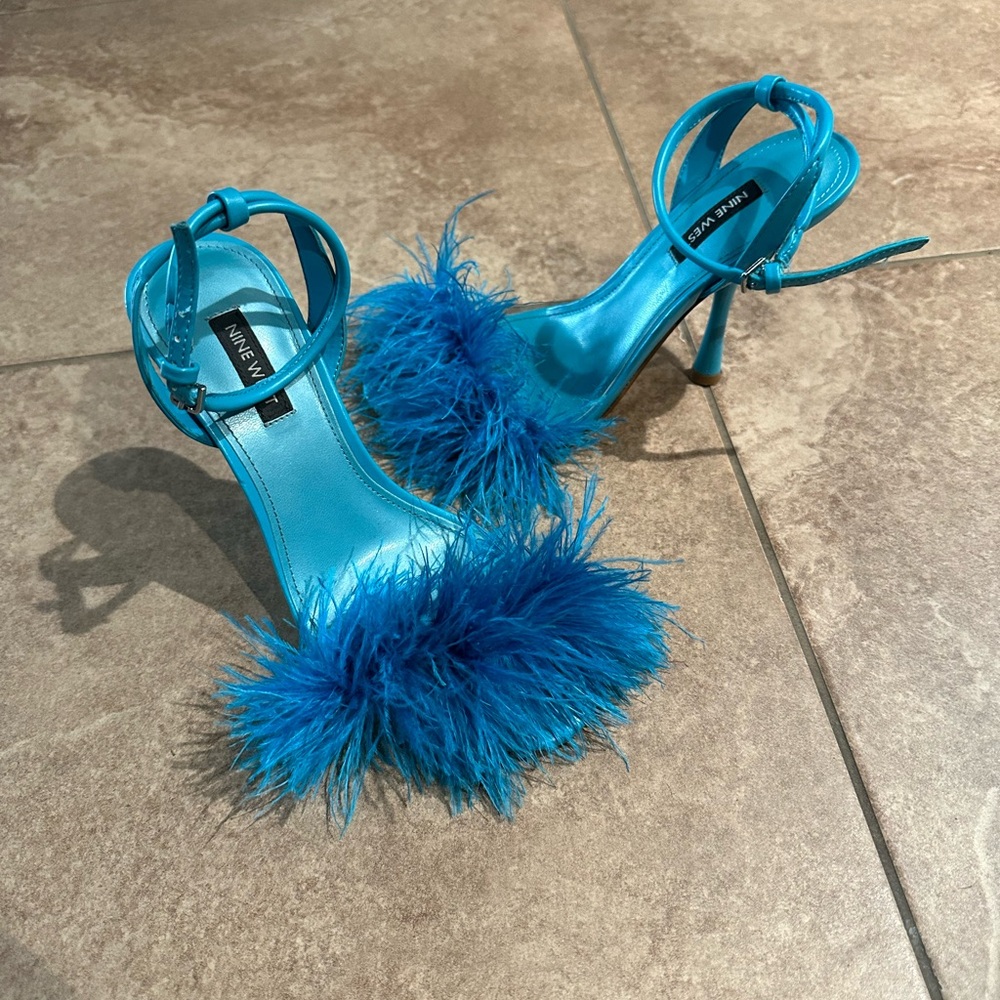 Flirty Blue Fluffy Faux Feather Heels
